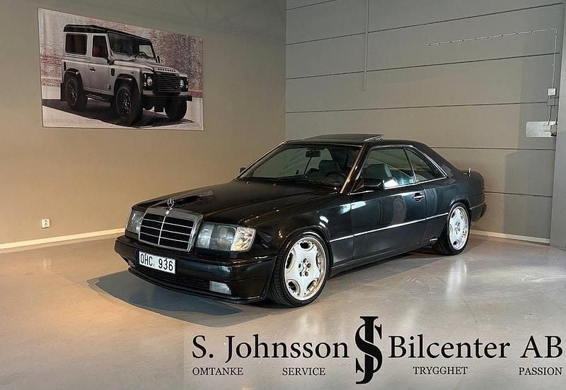 Mörkgrå Begagnad 1990 Mercedes E300 Sportkupé | 149 900 kr - Bild 1/4