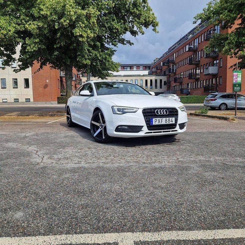 Vit Begagnad 2012 Audi A5 Sportback Sportkupé | 90 000 kr (Dyr) - Bild 1/4