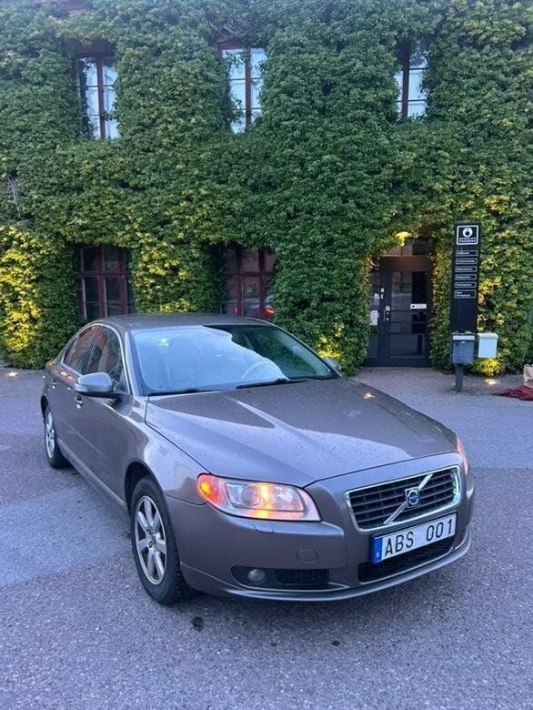 Grå Begagnad 2007 Volvo S80 Momentum Sedan | 29 900 kr - Bild 1/4