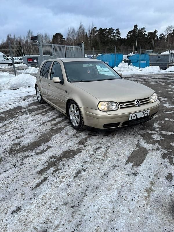Begagnad VW Golf IV GTI 180 HK (132 kW) 2003 Champagne