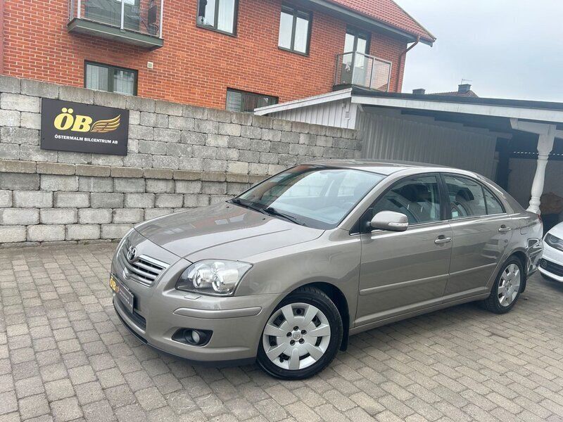Ljusbrun (brun) Begagnad 2007 Toyota Avensis Halvkombi | 39 500 kr (Marknadspris) - Bild 1/4