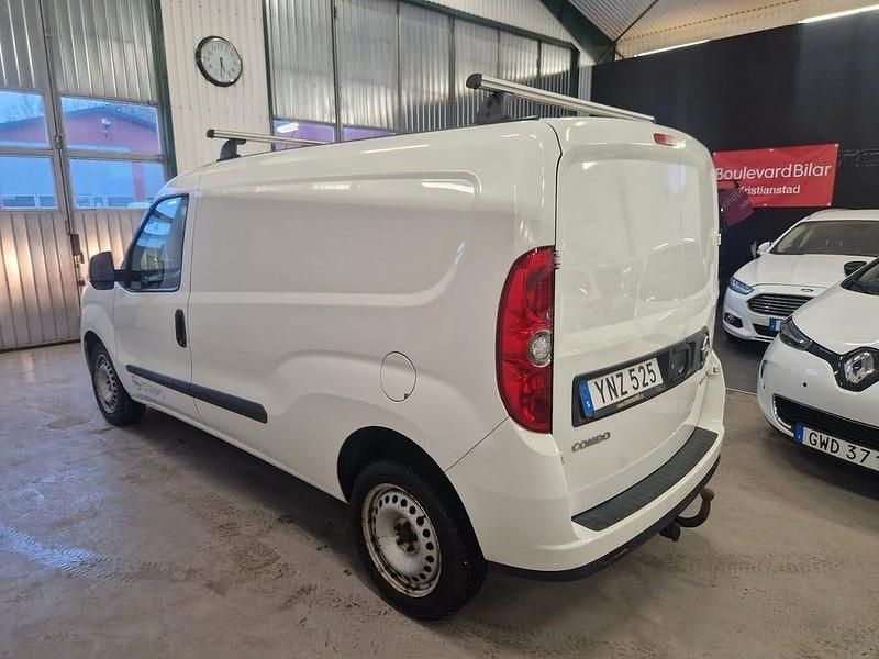 Begagnad Opel Combo 95 HK (69 kW) 2018 Vit Minibuss