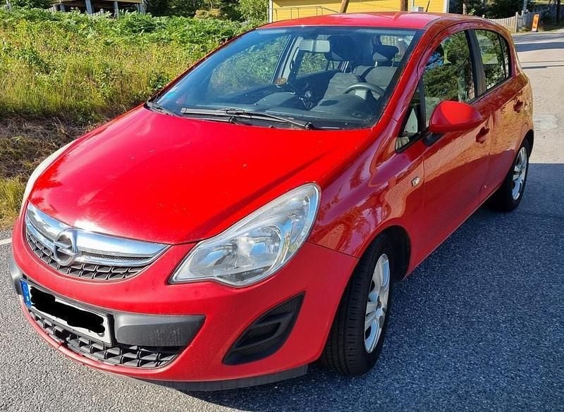 Röd Begagnad 2013 Opel Corsa Enjoy Halvkombi | 38 000 kr (Bra pris) - Bild 1/4