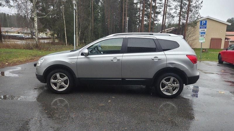 Silver Begagnad 2009 Nissan Qashqai +2 SUV | 27 000 kr (Superpris) - Bild 1/4
