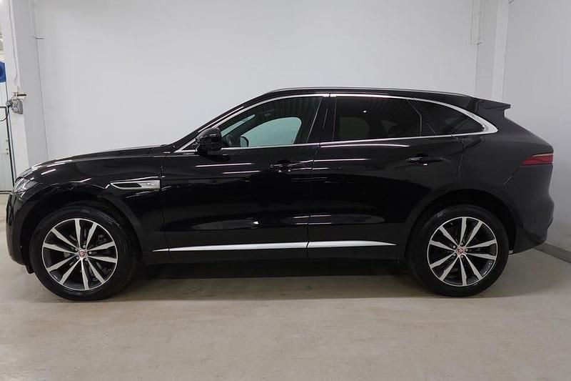 Begagnad Jaguar F-Pace R-Dynamic 250 HK (183 kW) 2020 Svart SUV