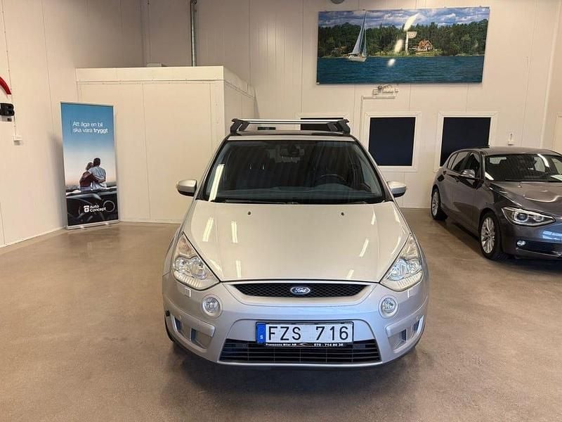 Begagnad Ford S-MAX S 140 HK (102 kW) 2008 Grå Minibuss