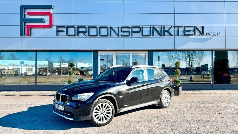 Svart Begagnad 2012 BMW X1 xLine SUV | 109 000 kr (Marknadspris) - Bild 1/4