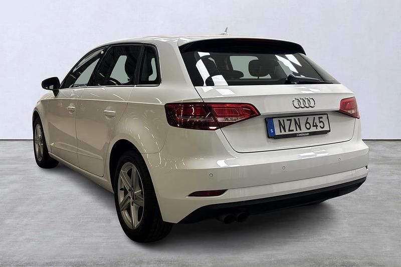 Begagnad Audi A3 Proline 151 HK (111 kW) 2018 Vit Sedan