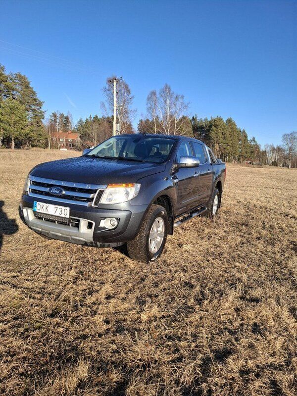 Grå Begagnad 2013 Ford Ranger Limited Pickup | 129 000 kr (Marknadspris) - Bild 1/4