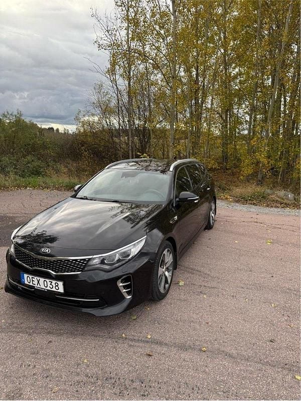 Svart Begagnad 2017 Kia Optima Sport Kombi | 160 000 kr (Marknadspris) - Bild 1/4