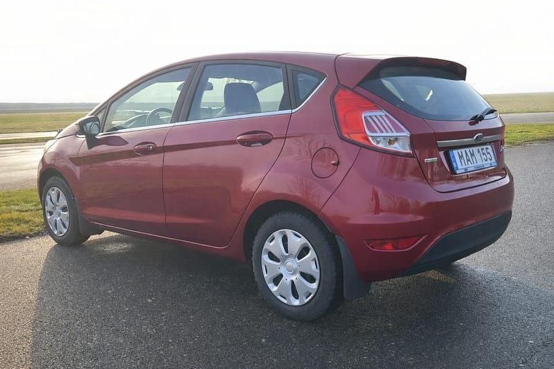 Begagnad Ford Fiesta 101 HK (74 kW) 2015