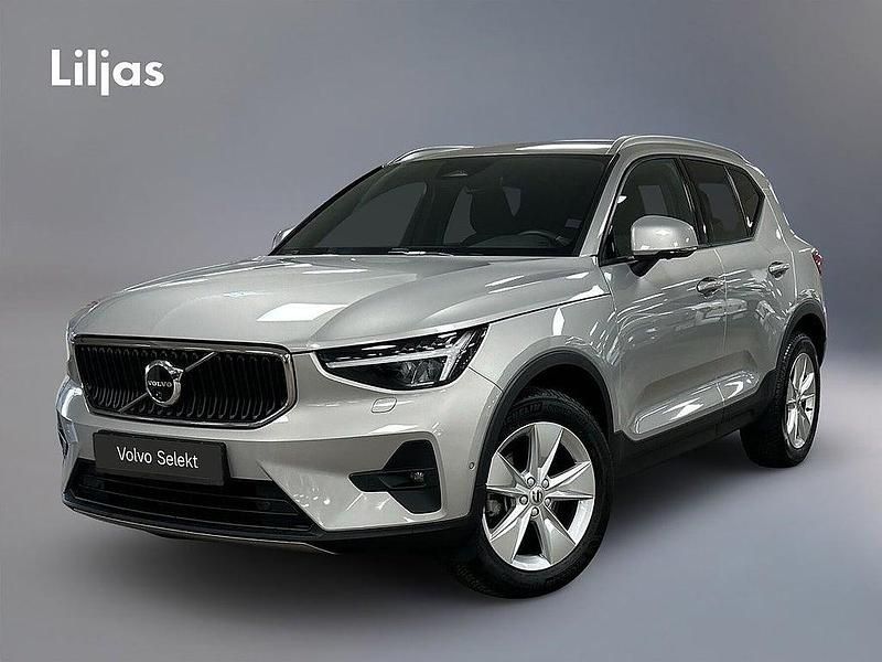Silver Begagnad 2023 Volvo XC40 Core SUV | 359 900 kr (Bra pris) - Bild 1/3