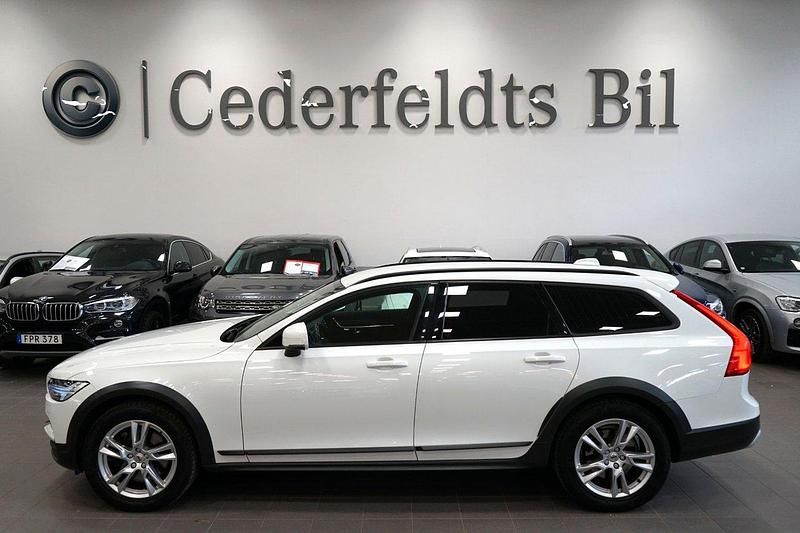 Vit Begagnad 2018 Volvo V90 CC Kombi | 229 900 kr (Marknadspris) - Bild 1/4