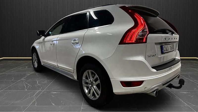 Begagnad Volvo XC60 R-Design 163 HK (119 kW) 2012 Vit SUV