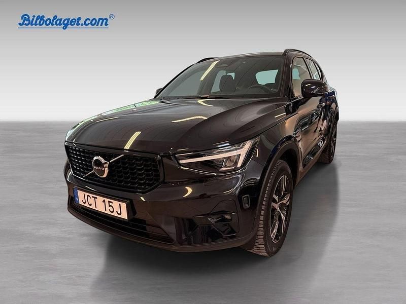 Svart Begagnad 2024 Volvo XC40 Plus SUV | 389 000 kr (Lite dyr) - Bild 1/4
