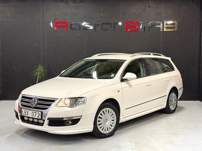 Vit Begagnad 2010 VW Passat R-line Kombi | 55 000 kr (Dyr) - Bild 1/4