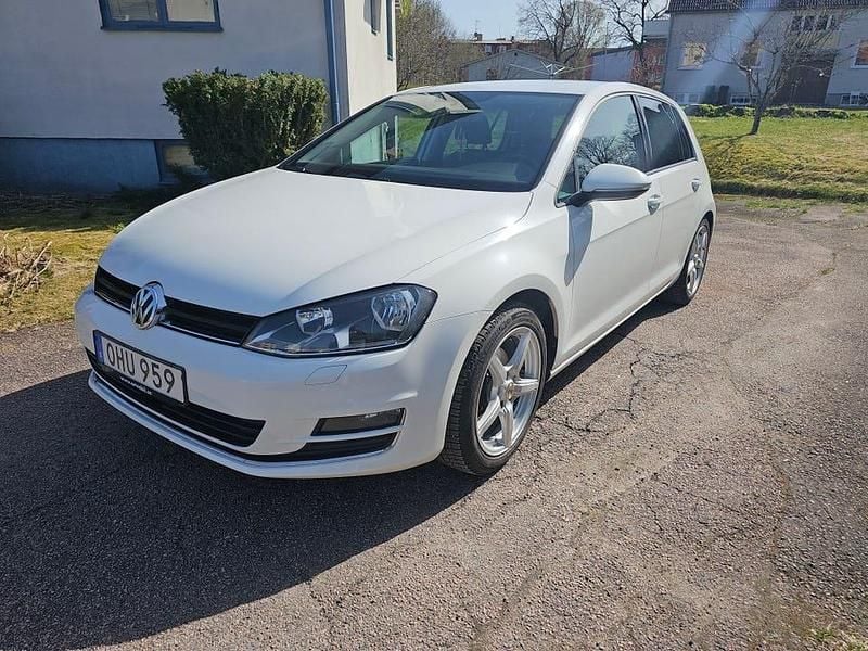 Begagnad 2017 VW Golf VII Halvkombi | 120 000 kr (Superpris) - Bild 1/4
