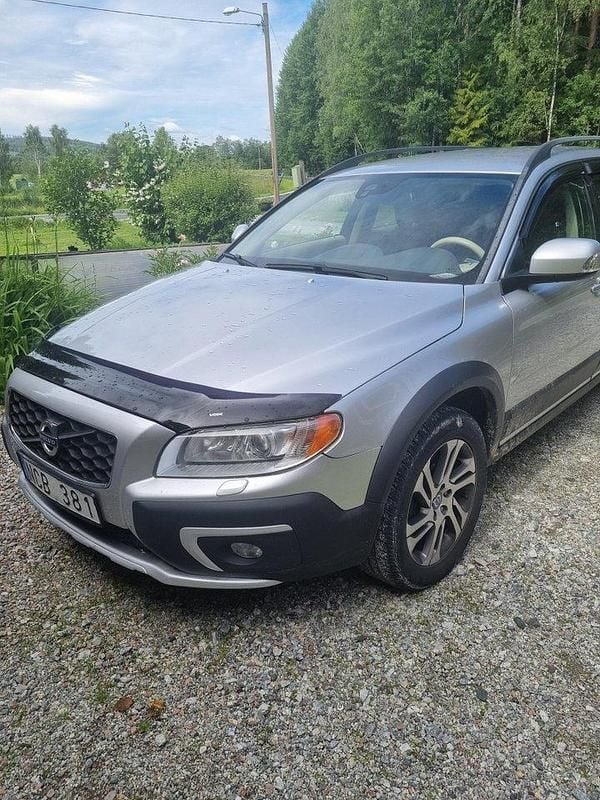 Silver Begagnad 2014 Volvo XC70 Momentum SUV | 105 000 kr (Superpris) - Bild 1/4
