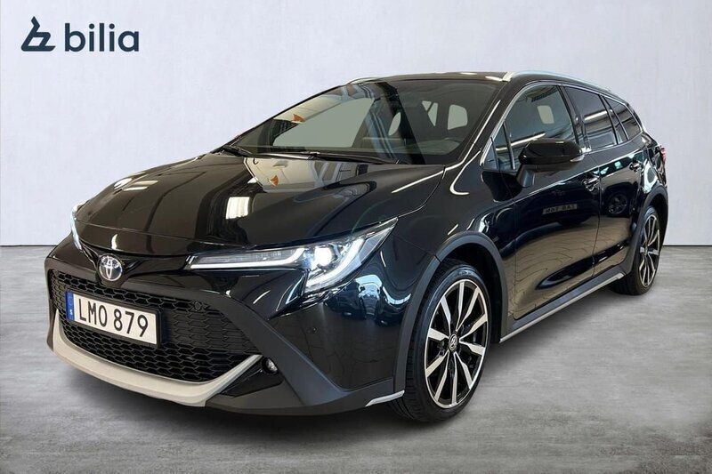 Svart Begagnad 2022 Toyota Corolla Edition SUV | 299 900 kr (Marknadspris) - Bild 1/4