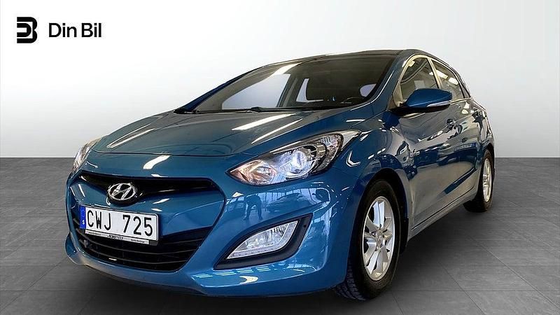 Ljusblå Begagnad 2013 Hyundai i30 Halvkombi | 89 900 kr (Marknadspris) - Bild 1/4