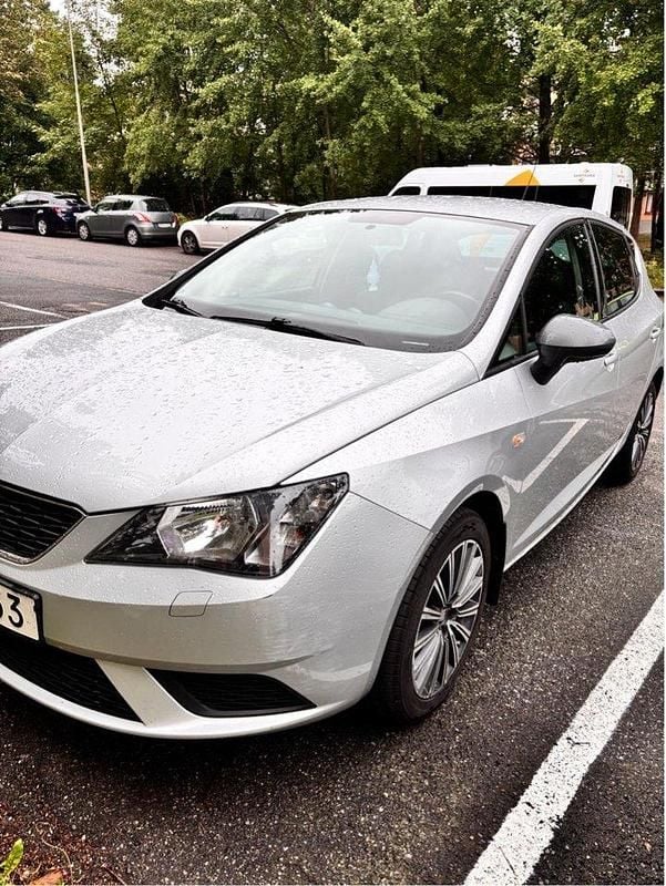 Silver Begagnad 2016 Seat Ibiza Style Halvkombi | 79 900 kr (Marknadspris) - Bild 1/4