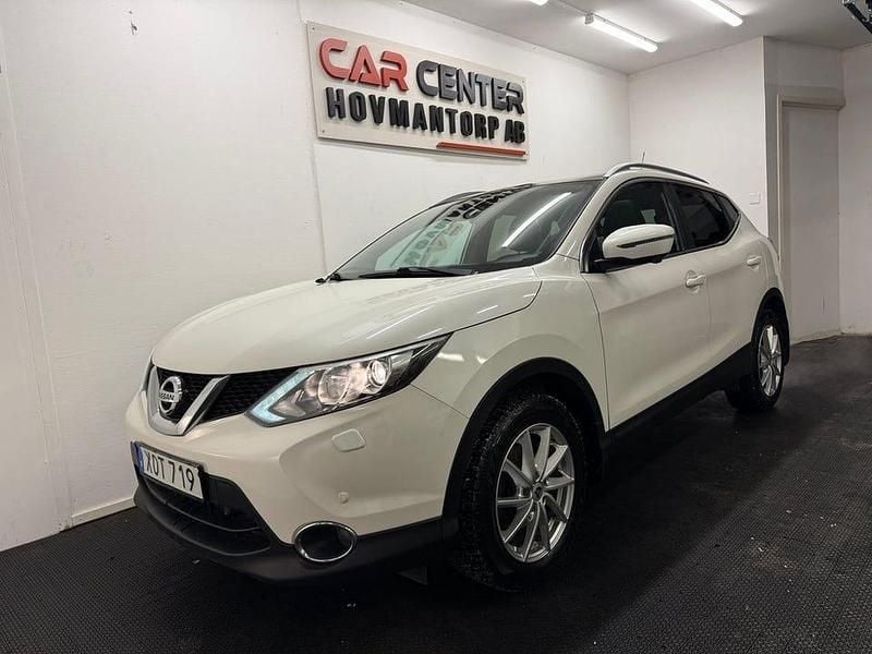 Vit Begagnad 2017 Nissan Qashqai SUV | 119 900 kr (Marknadspris) - Bild 1/4