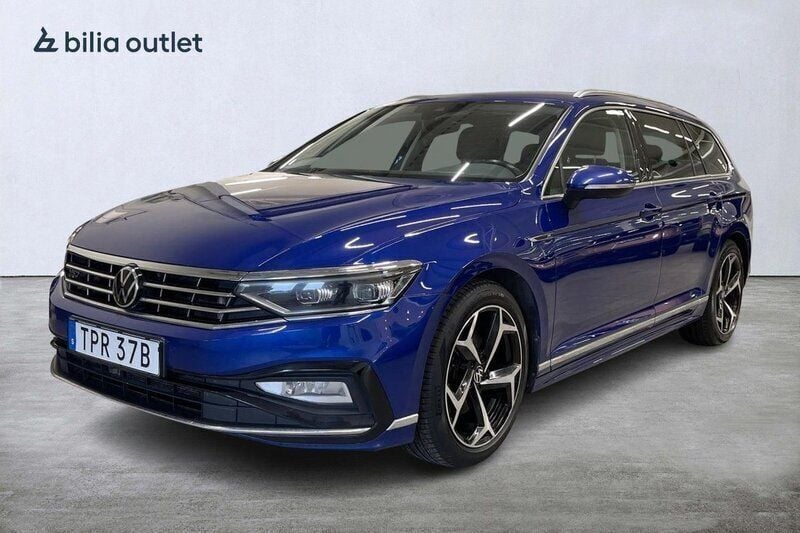 Blå Begagnad 2020 VW Passat GT Kombi | 264 800 kr (Marknadspris) - Bild 1/4