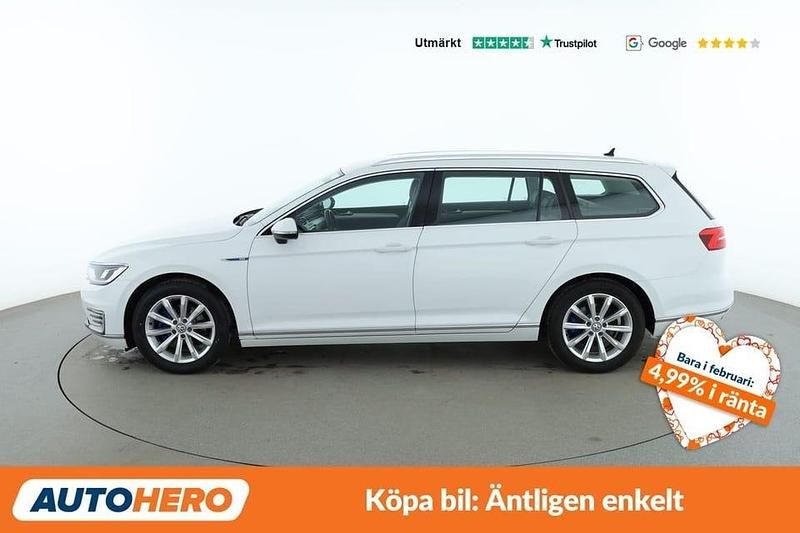 Begagnad VW Passat GTE 220 HK (161 kW) 2016 Vit Kombi