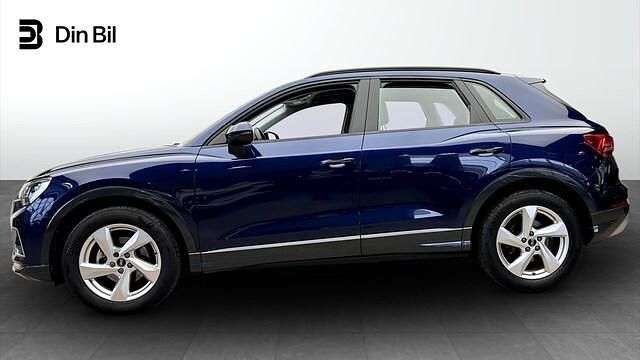 Begagnad Audi Q3 Advanced Plus 150 HK (110 kW) 2022 Navarrablå metallic SUV