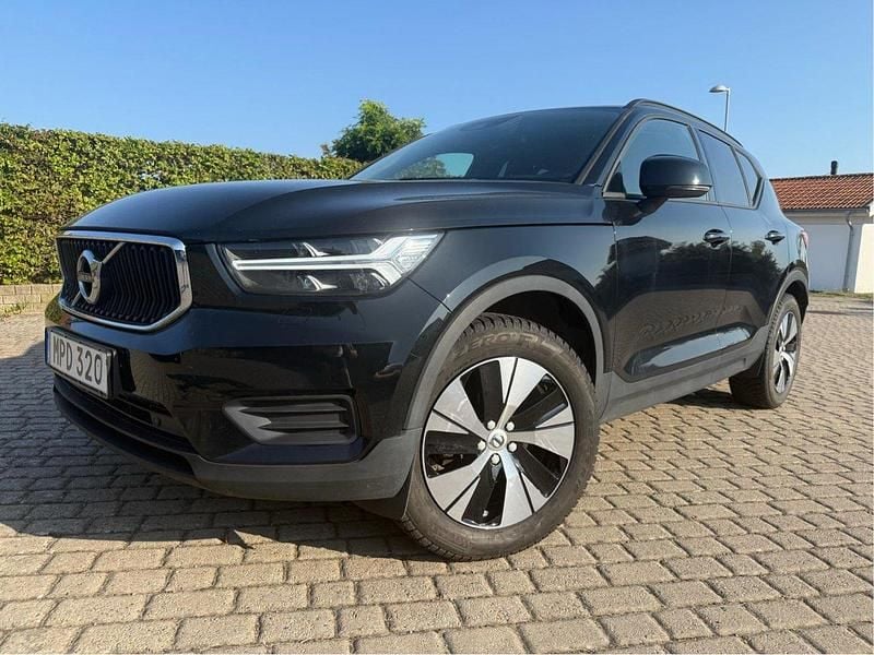 Svart Begagnad 2021 Volvo XC40 SUV | 258 500 kr (Bra pris) - Bild 1/4