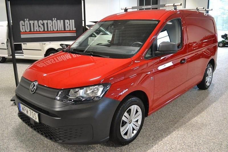 Röd (röd med klarlack) Begagnad 2021 VW Caddy Maxi Minibuss | 175 000 kr (Marknadspris) - Bild 1/4