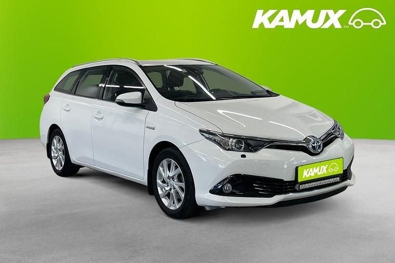 Vit Begagnad 2019 Toyota Auris Touring Sports Active Kombi | 198 600 kr (Marknadspris) - Bild 1/3
