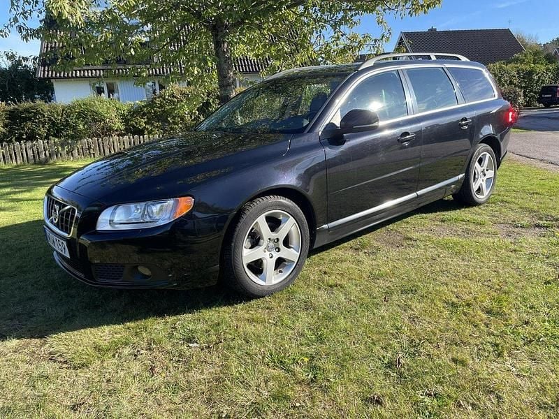 Svart Begagnad 2013 Volvo V70 Momentum Kombi | 98 000 kr (Bra pris) - Bild 1/4