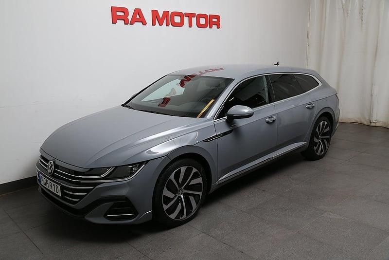 Grå Begagnad 2022 VW Arteon R-line Kombi | 268 900 kr (Marknadspris) - Bild 1/3