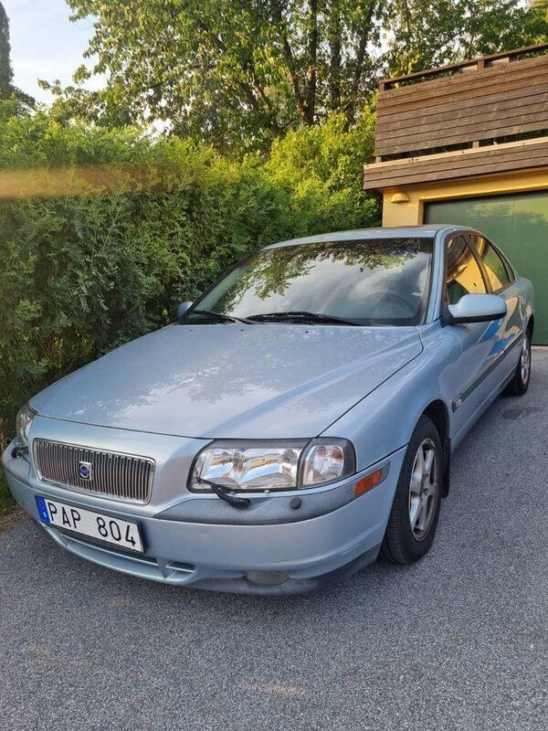 Blå Begagnad 2000 Volvo S80 Sedan | 29 000 kr (Marknadspris) - Bild 1/4