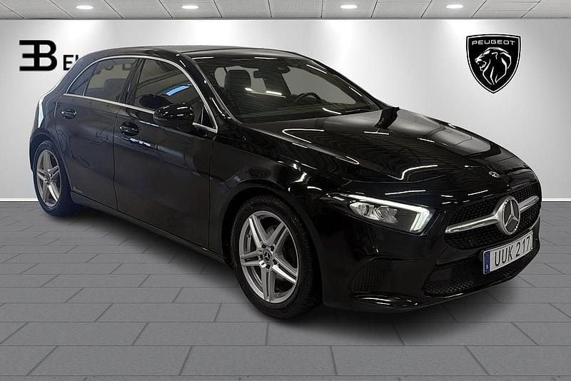 Begagnad Mercedes A180 116 HK (85 kW) 2018 Svart Halvkombi