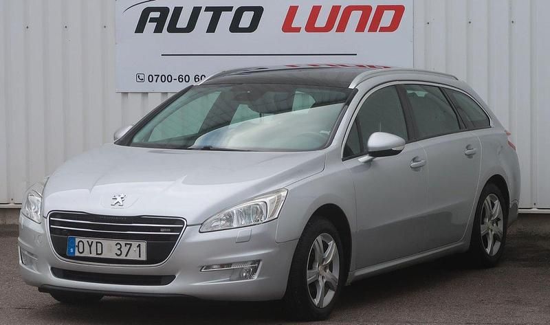 Ljusgrå (gråmetallic) Begagnad 2011 Peugeot 508 Kombi | 45 000 kr (Marknadspris) - Bild 1/4