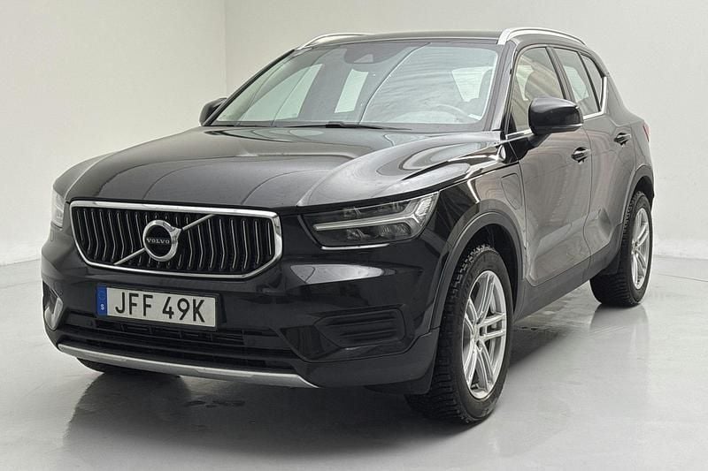 Svart Begagnad 2022 Volvo XC40 Inscription SUV | 294 900 kr (Bra pris) - Bild 1/4