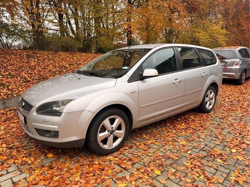 Grå Begagnad 2007 Ford Focus Kombi | 17 500 kr (Bra pris) - Bild 1/4