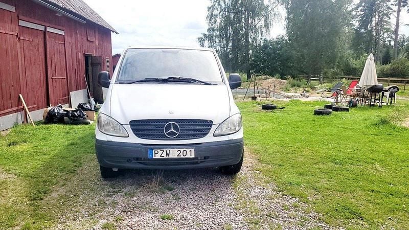 Vit Begagnad 2008 Mercedes Vito Minibuss | 50 000 kr (Dyr) - Bild 1/4