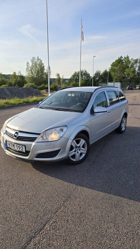 Grå Begagnad 2009 Opel Astra Kombi | 22 900 kr (Marknadspris) - Bild 1/4