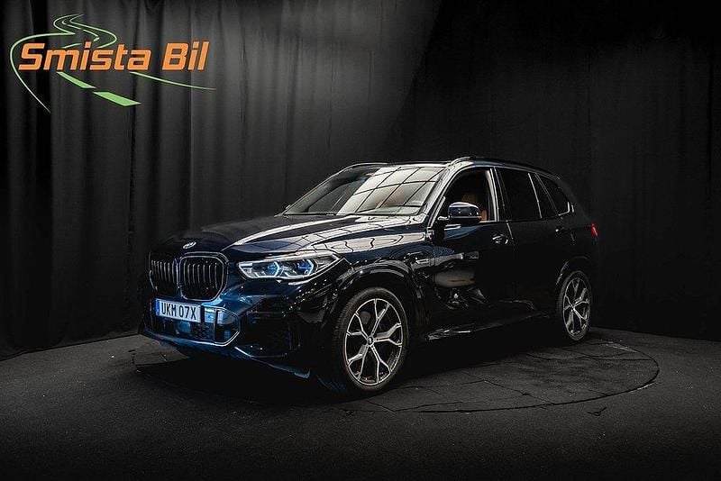 Svart Begagnad 2021 BMW X5 M Sport SUV | 669 600 kr (Marknadspris) - Bild 1/3
