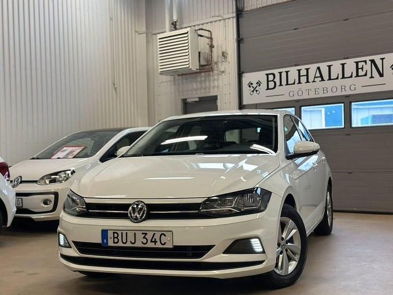 Vit Begagnad 2019 VW Polo Halvkombi | 134 900 kr (Lite dyr) - Bild 1/4