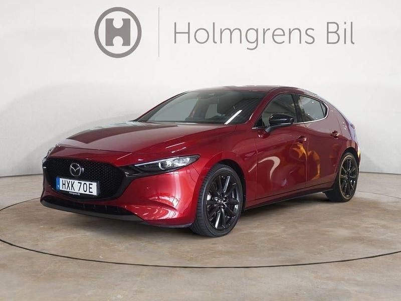 Röd Begagnad 2021 Mazda 3 Homura-Line Halvkombi | 229 800 kr (Marknadspris) - Bild 1/4