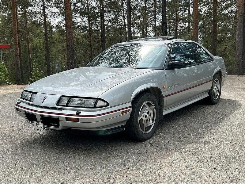 Grå Begagnad 1989 Pontiac Grand Prix Sportkupé | 38 500 kr - Bild 1/4