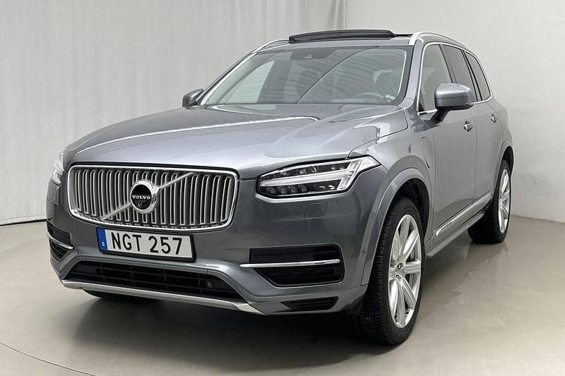 Grå Begagnad 2017 Volvo XC90 Inscription SUV | 340 000 kr (Marknadspris) - Bild 1/4