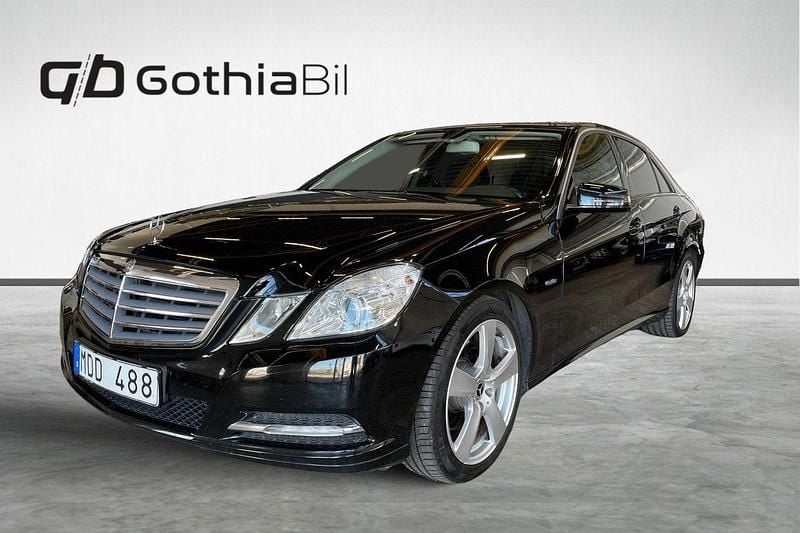 Svart Begagnad 2011 Mercedes E200 Sedan | 99 900 kr (Marknadspris) - Bild 1/4