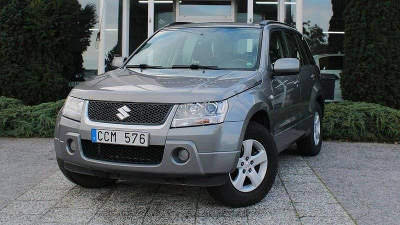 Grå Begagnad 2006 Suzuki Grand Vitara SUV | 79 900 kr (Marknadspris) - Bild 1/4