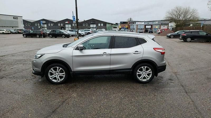 Begagnad Nissan Qashqai 116 HK (85 kW) 2015 Silver SUV