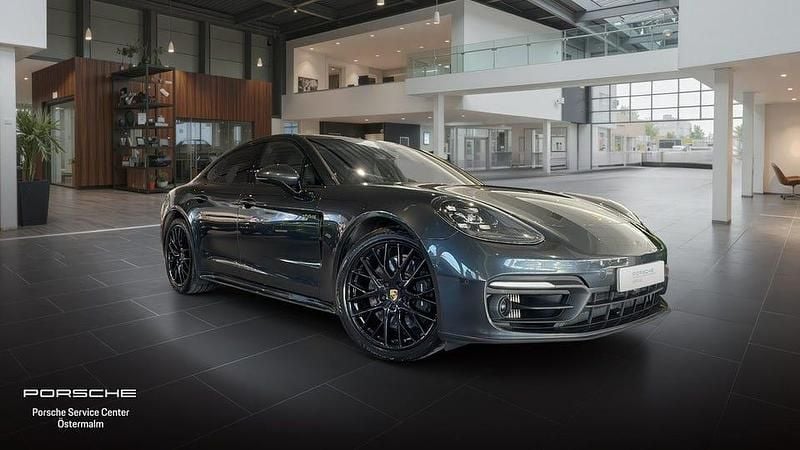 Begagnad Porsche Panamera 4 330 HK (242 kW) 2023 Grå Sedan